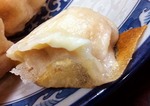 中はジューシーな餃子