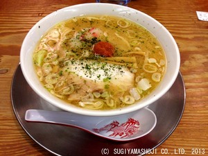 「龍上海」のラーメン